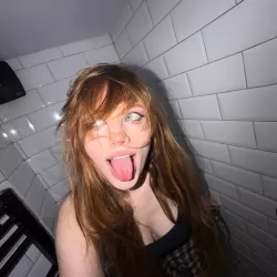 Alicefoxyslut nude — photo porn leak MYM