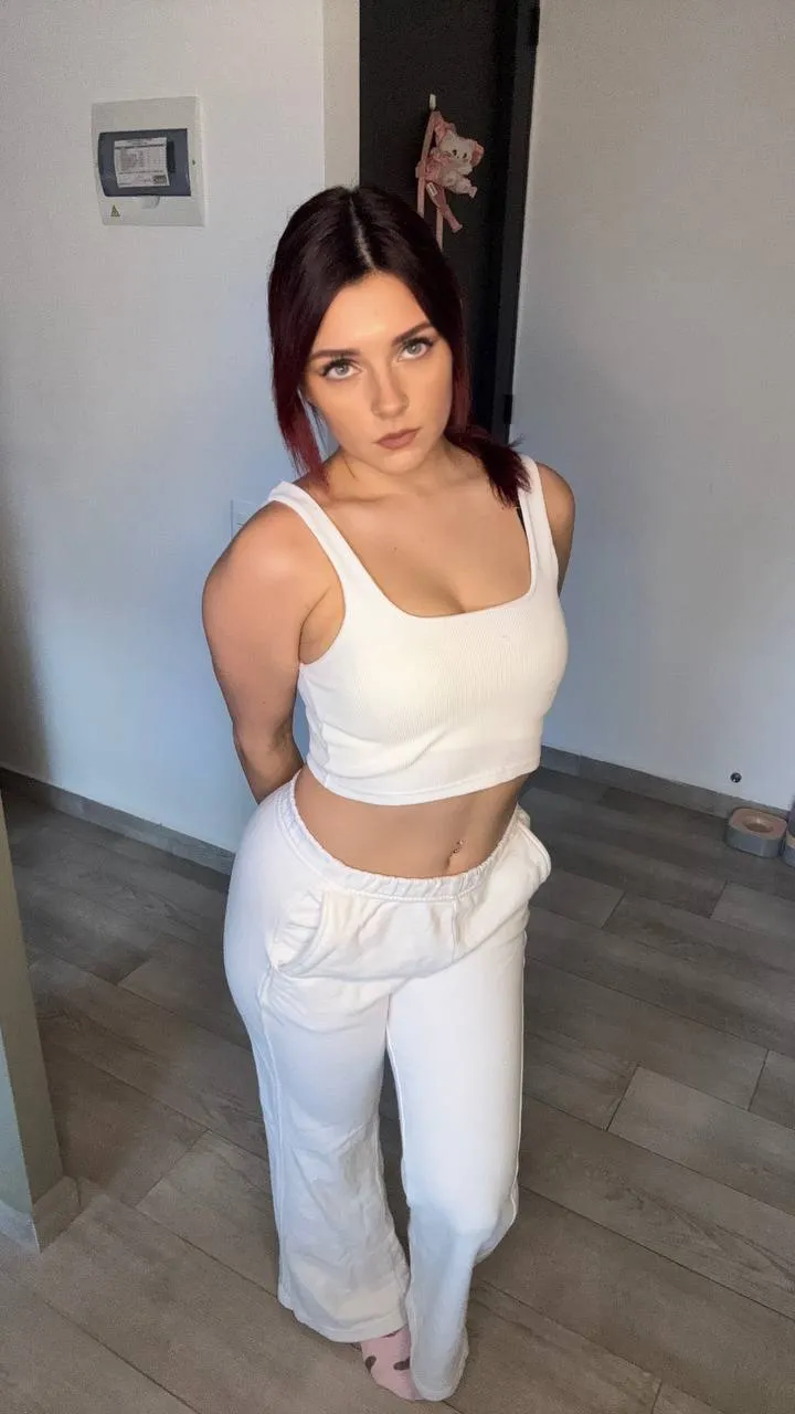 Ambrecharney nude leak — photo porn MYM de Ambrecharney nue