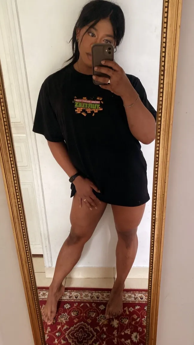 Ariellelarebelle nude leak — photo porn MYM de Ariellelarebelle nue