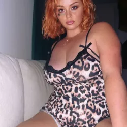 Body-curvy nude — photo porn leak MYM