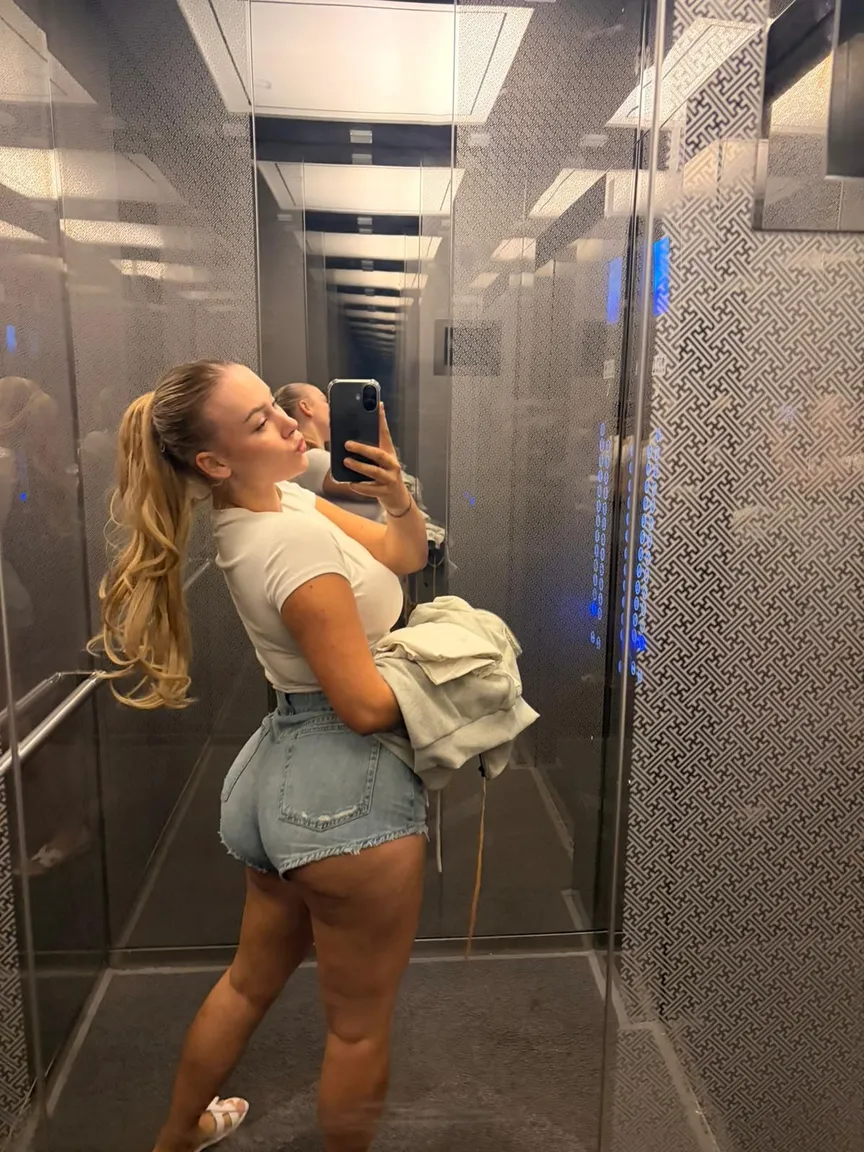 Cassandrabq nude leak — photo porn MYM de Cassandrabq nue