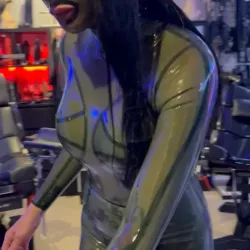 Vidéo de Dark_trouple_bdsm