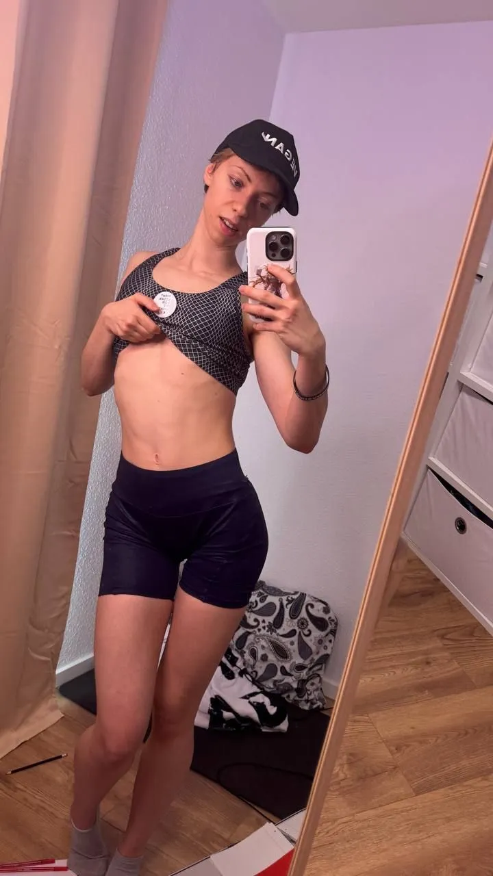 Diewildeveganerin nude leak — photo porn MYM de Diewildeveganerin nue