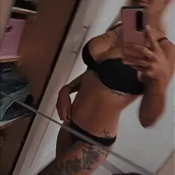 Divinekreine nude — vidéo porn leak MYM