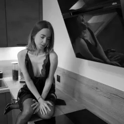 Elia nude — photo porn leak MYM