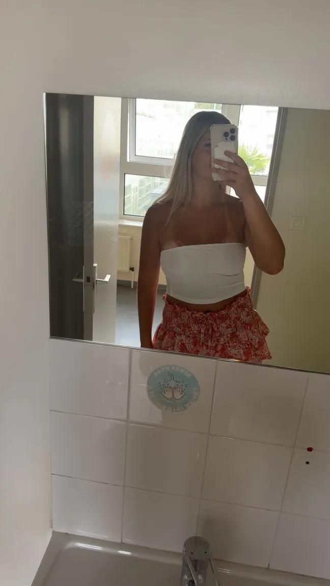 Emiliedvlt nude leak — photo porn MYM de Emiliedvlt nue
