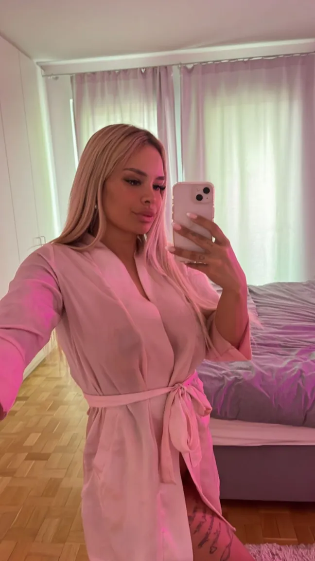 Happymogliii nude leak — photo porn MYM de Happymogliii nue