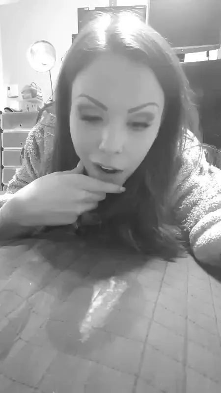 Immeganlive nude leak — vidéo porn MYM de Immeganlive nue