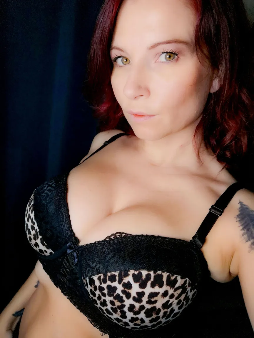 Julievalmontxxx nude leak — photo porn MYM de Julievalmontxxx nue