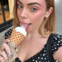 Kikimorand_502 nude — vidéo porn leak MYM