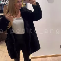 La_petite_ange nude — vidéo porn leak MYM