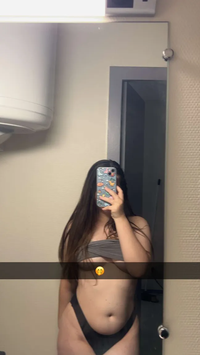 Lapetitealunettes nude leak — photo porn MYM de Lapetitealunettes nue