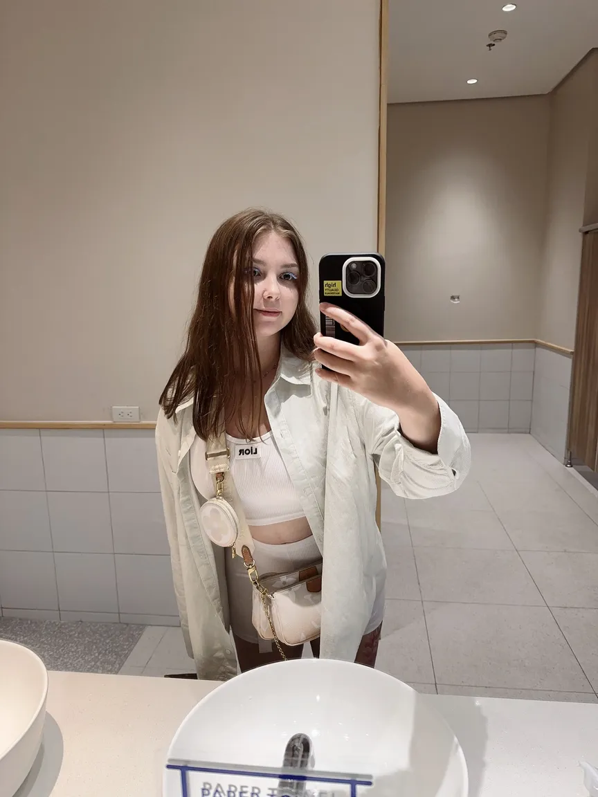 Lapetitecamille nude leak — photo porn MYM de Lapetitecamille nue