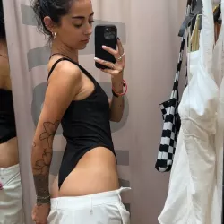 Vidéo similaire de Lapetitepili
