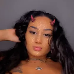 Vidéo similaire de Leslie_ltc