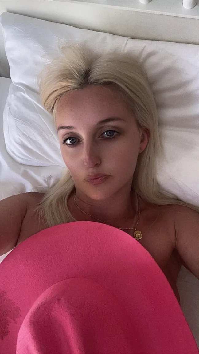 Lili44 nude leak — photo porn MYM de Lili44 nue