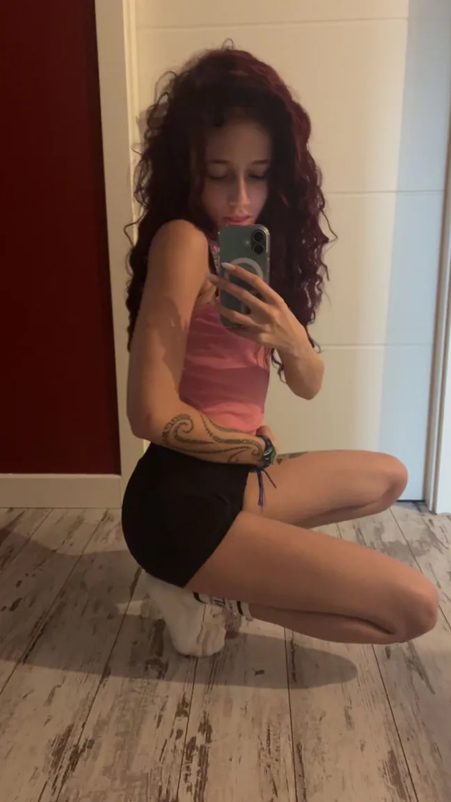 Lilouphilips nude leak — photo porn MYM de Lilouphilips nue