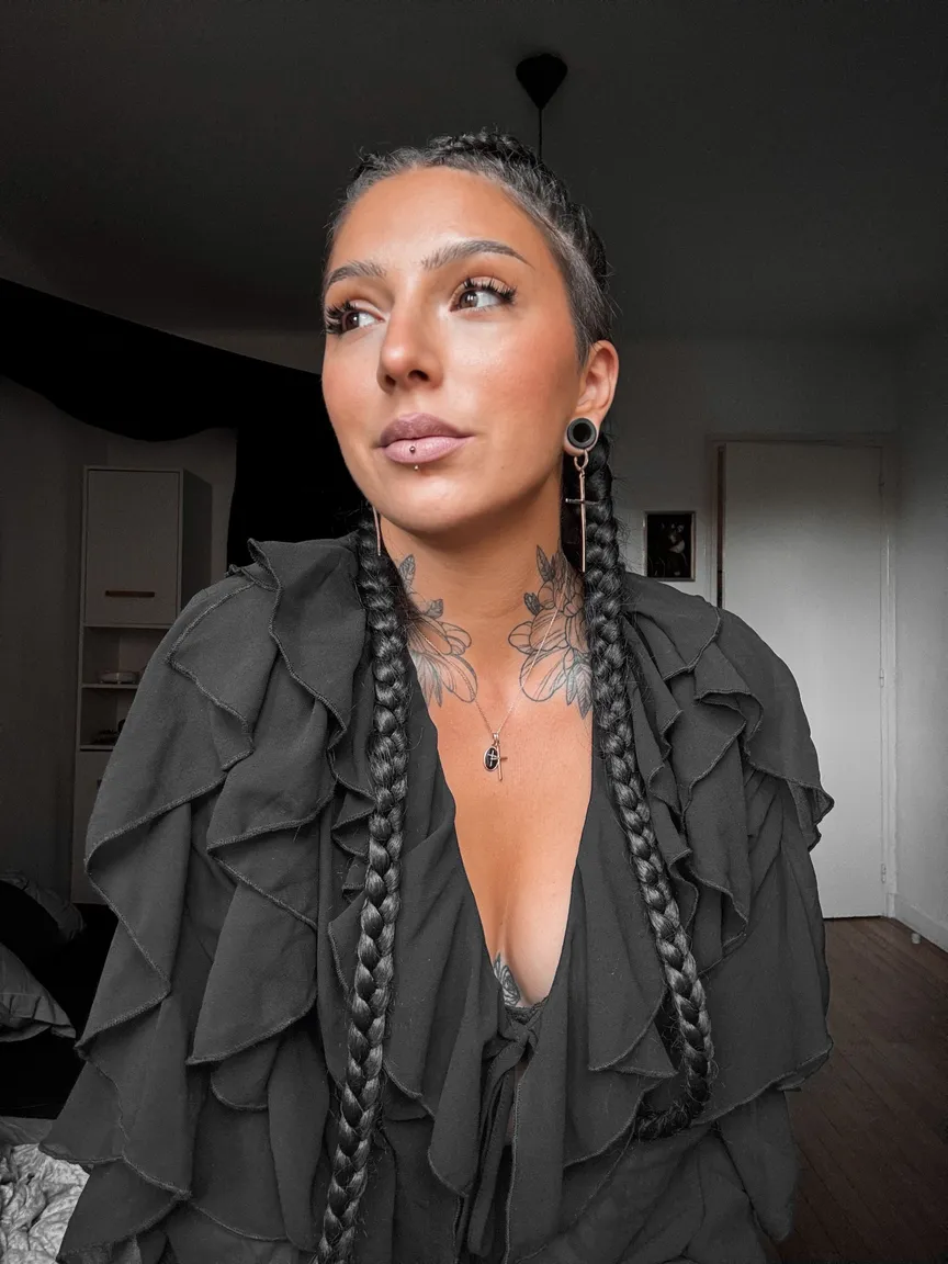 Lirpa nude leak — photo porn MYM de Lirpa nue