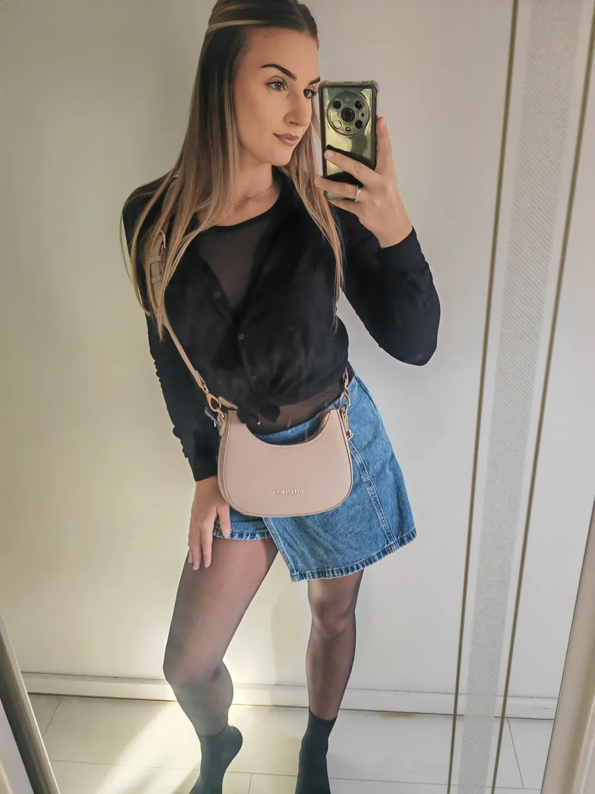 Little_lauoff nude leak — photo porn MYM de Little_lauoff nue