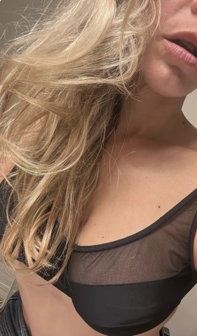 Lizadelsierra nude leak — photo porn MYM de Lizadelsierra nue