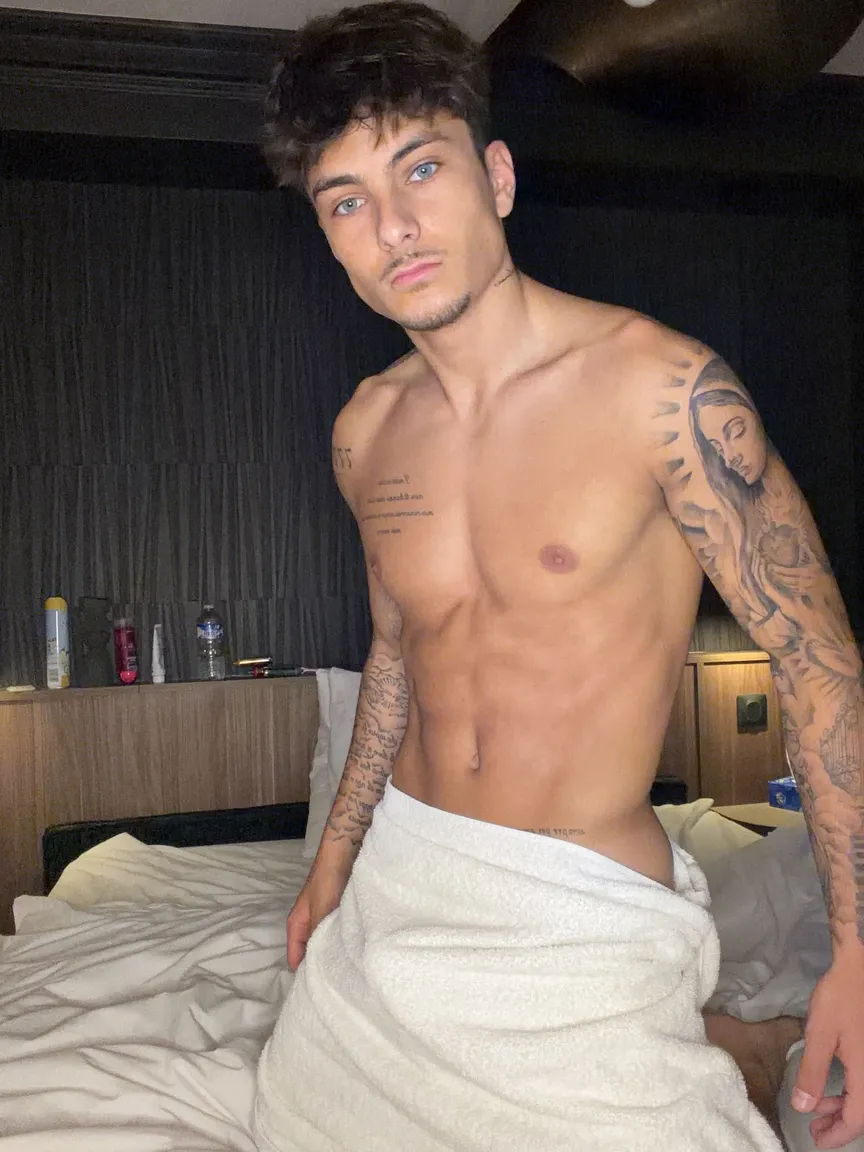 Lucasblgn nude leak — photo porn MYM de Lucasblgn nue