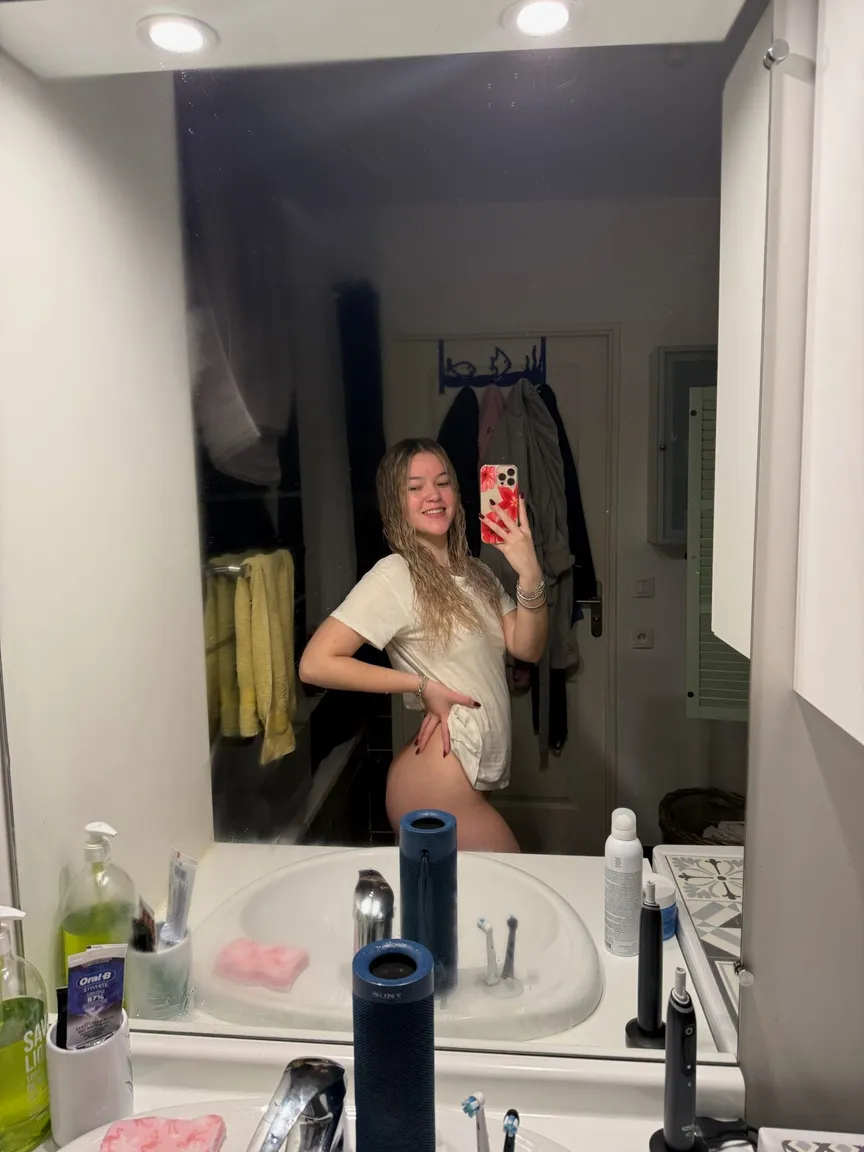 Paulineonlinee nude leak — photo porn MYM de Paulineonlinee nue