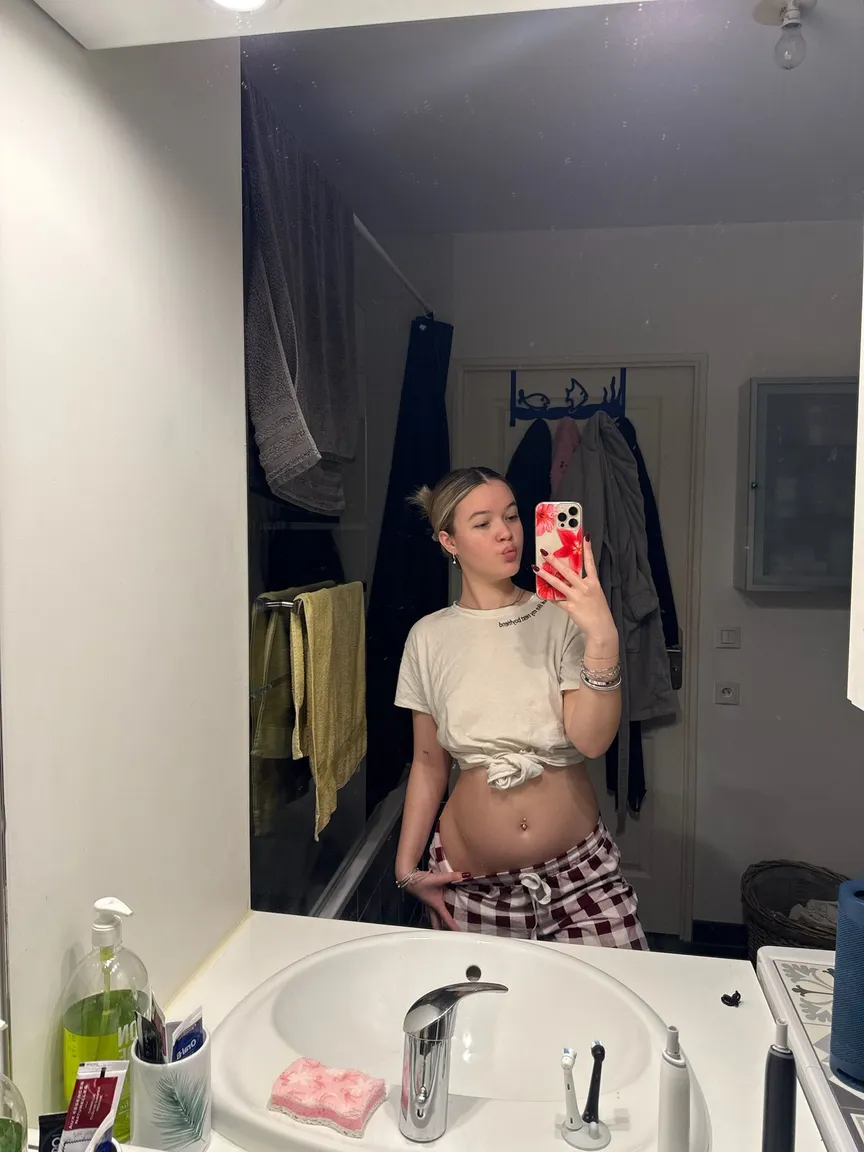 Paulineonlinee nude leak — photo porn MYM de Paulineonlinee nue