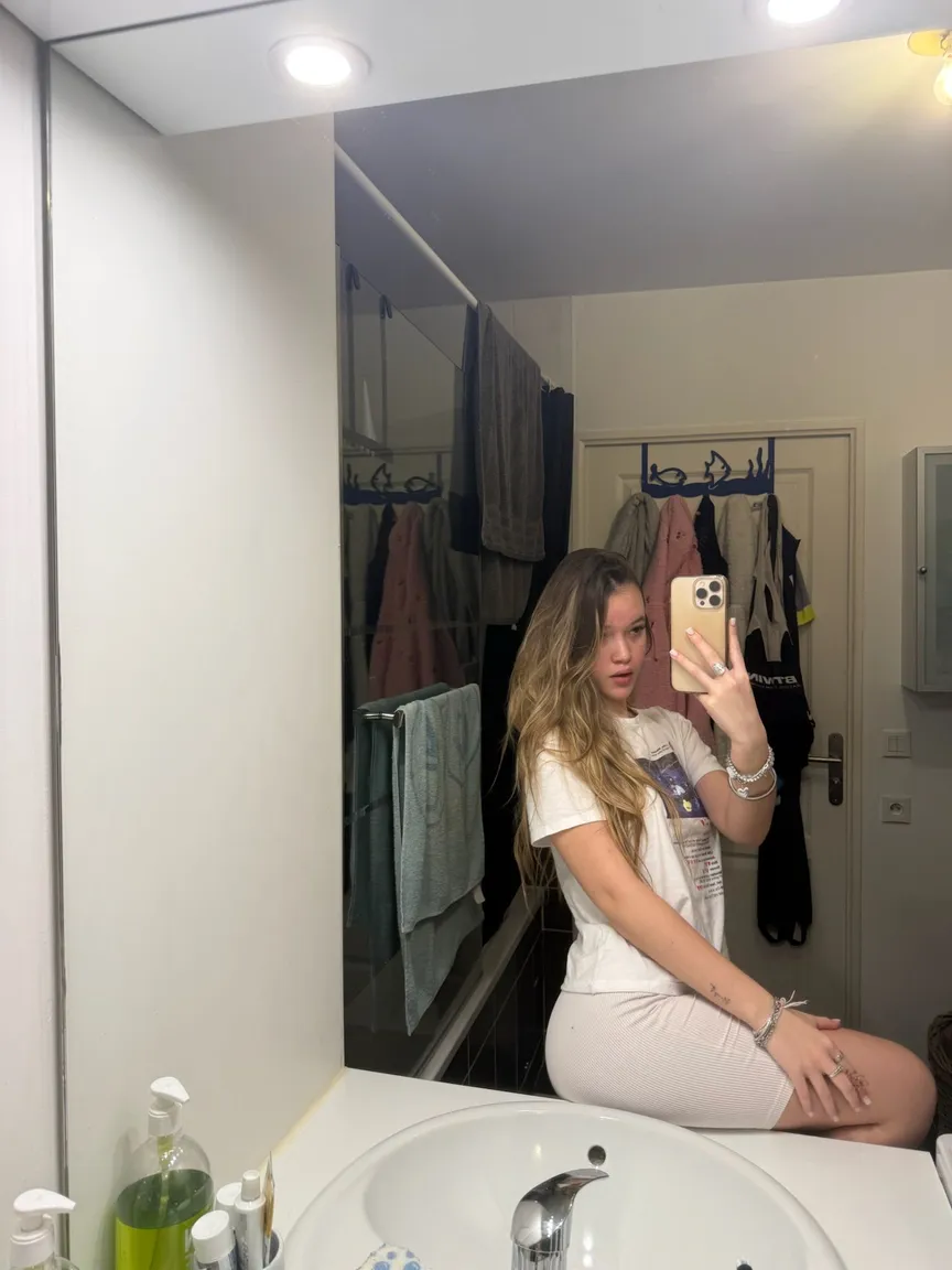 Paulineonlinee nude leak — photo porn MYM de Paulineonlinee nue