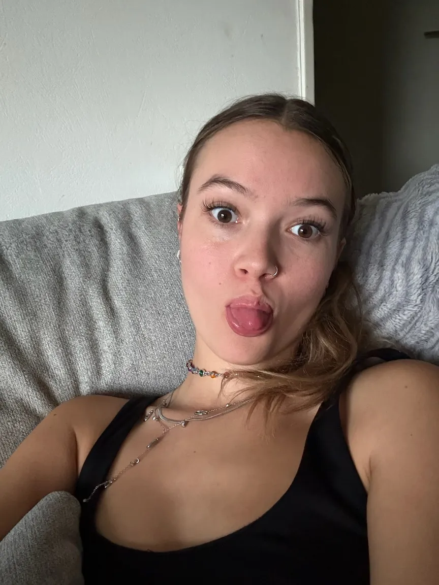 Paulineonlinee nude leak — photo porn MYM de Paulineonlinee nue