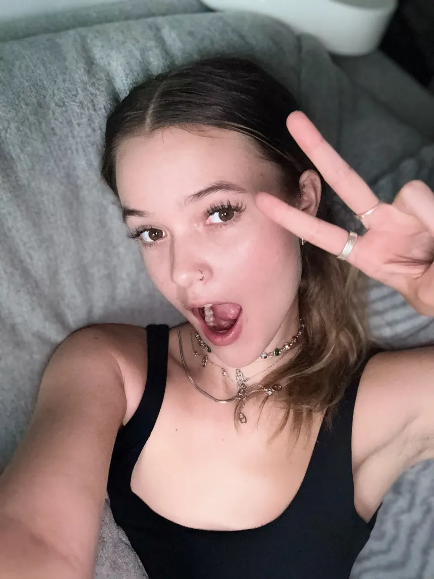 Paulineonlinee nude leak — photo porn MYM de Paulineonlinee nue