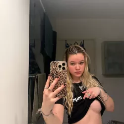 Paulineonlinee nude — photo porn leak MYM