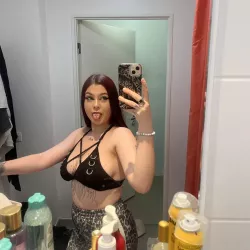 Sapine nude — photo porn leak MYM