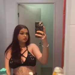 Sapine nude — vidéo porn leak MYM