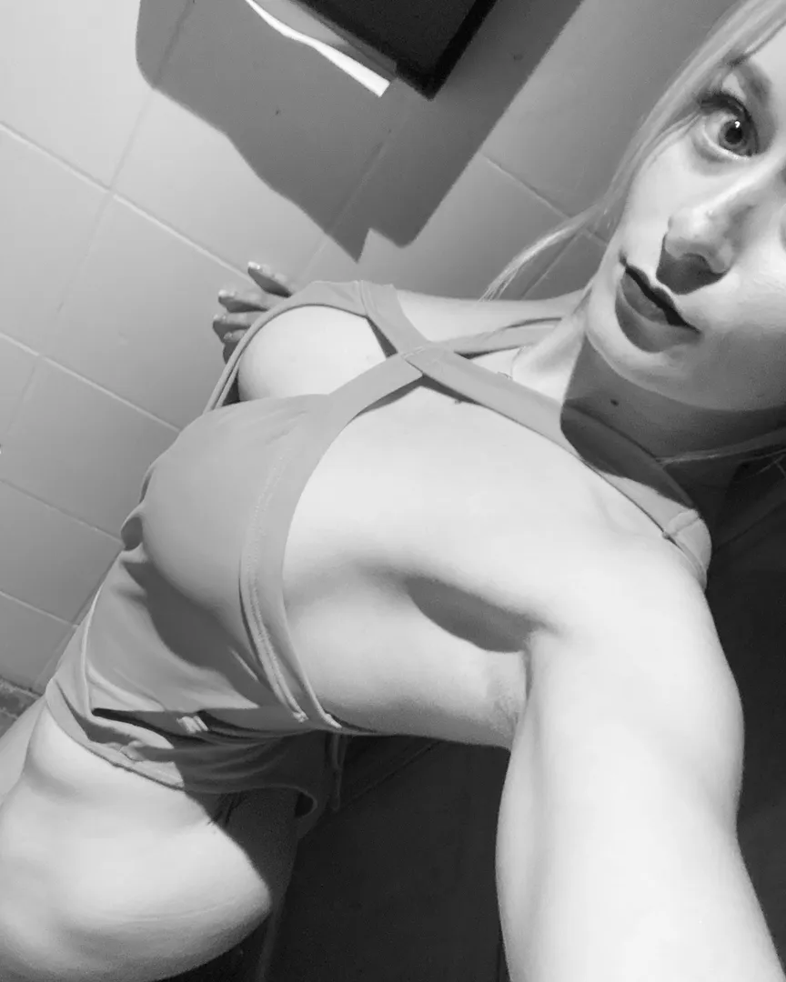 Photo de Shaanastripper_ - MYM