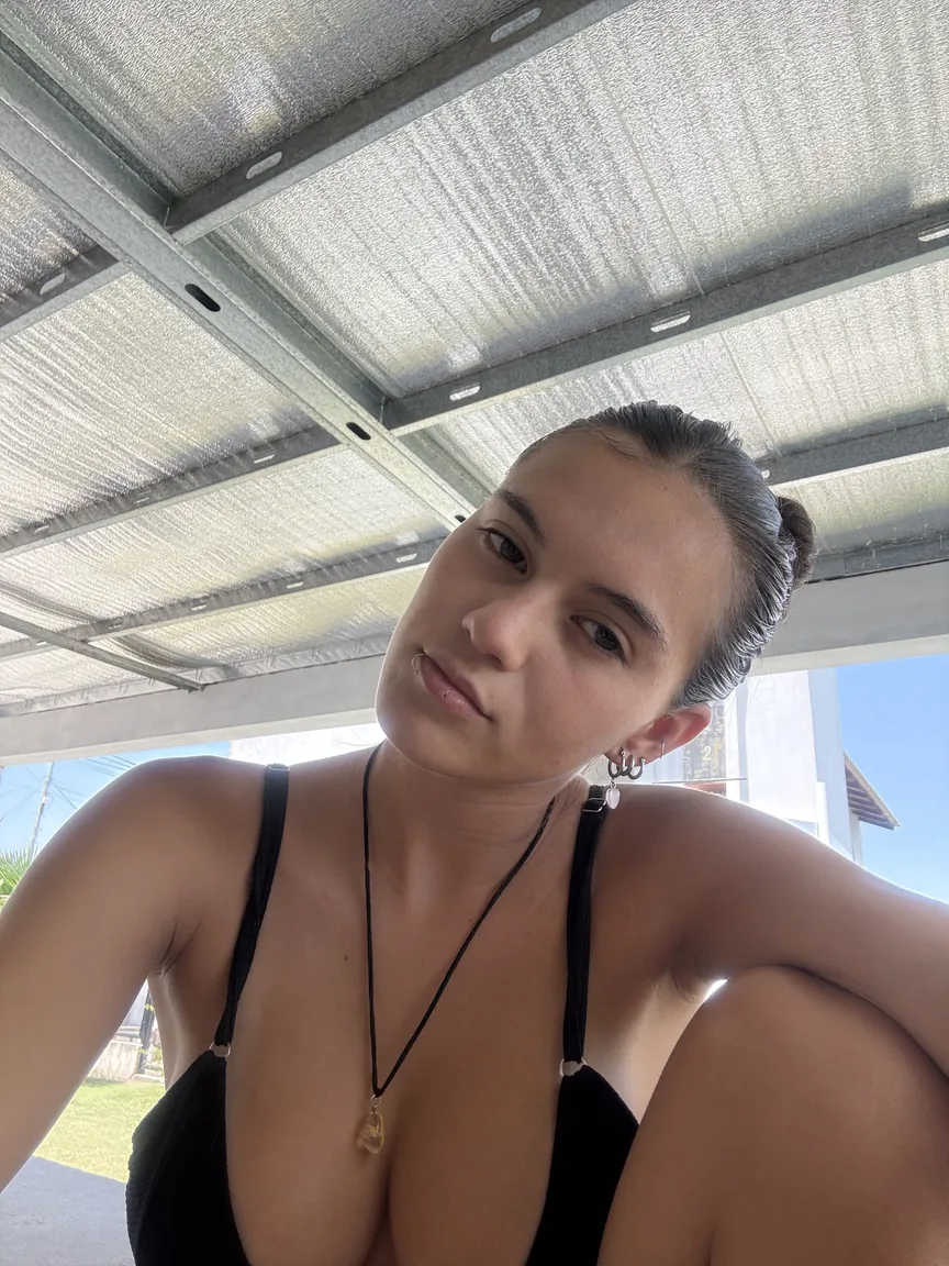 Sucette-girl nude leak — photo porn MYM de Sucette-girl nue