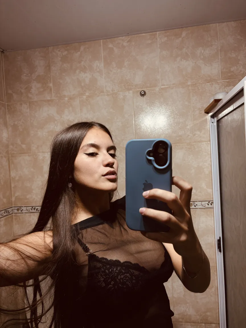 Sucette-girl nude leak — photo porn MYM de Sucette-girl nue