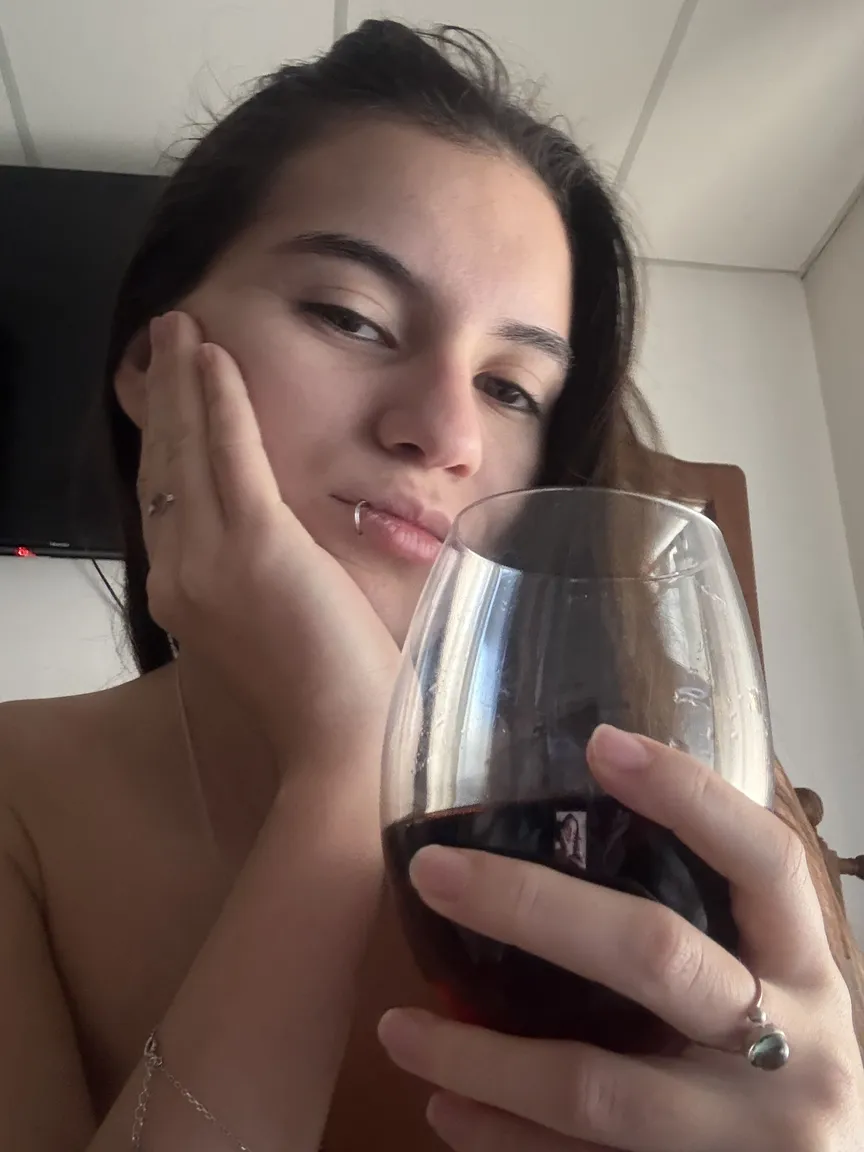 Sucette-girl nude leak — photo porn MYM de Sucette-girl nue