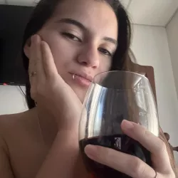 Sucette-girl nude — photo porn leak MYM